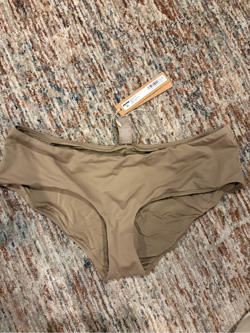 SKIMS Seamless Hipster Briefs in Taupe Beige
